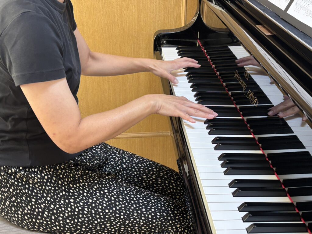 大人のピアノレッスン　演奏の様子